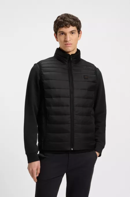 Packable gilet in water-repellent fabric