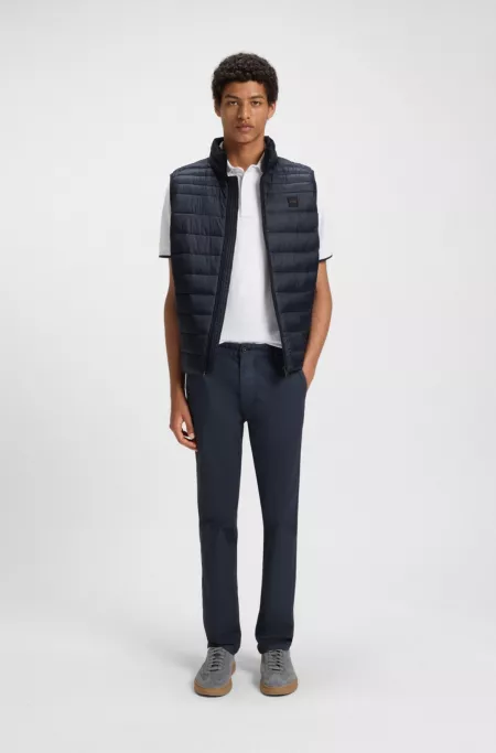 Packable gilet in water-repellent fabric