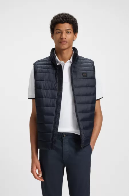 Packable gilet in water-repellent fabric