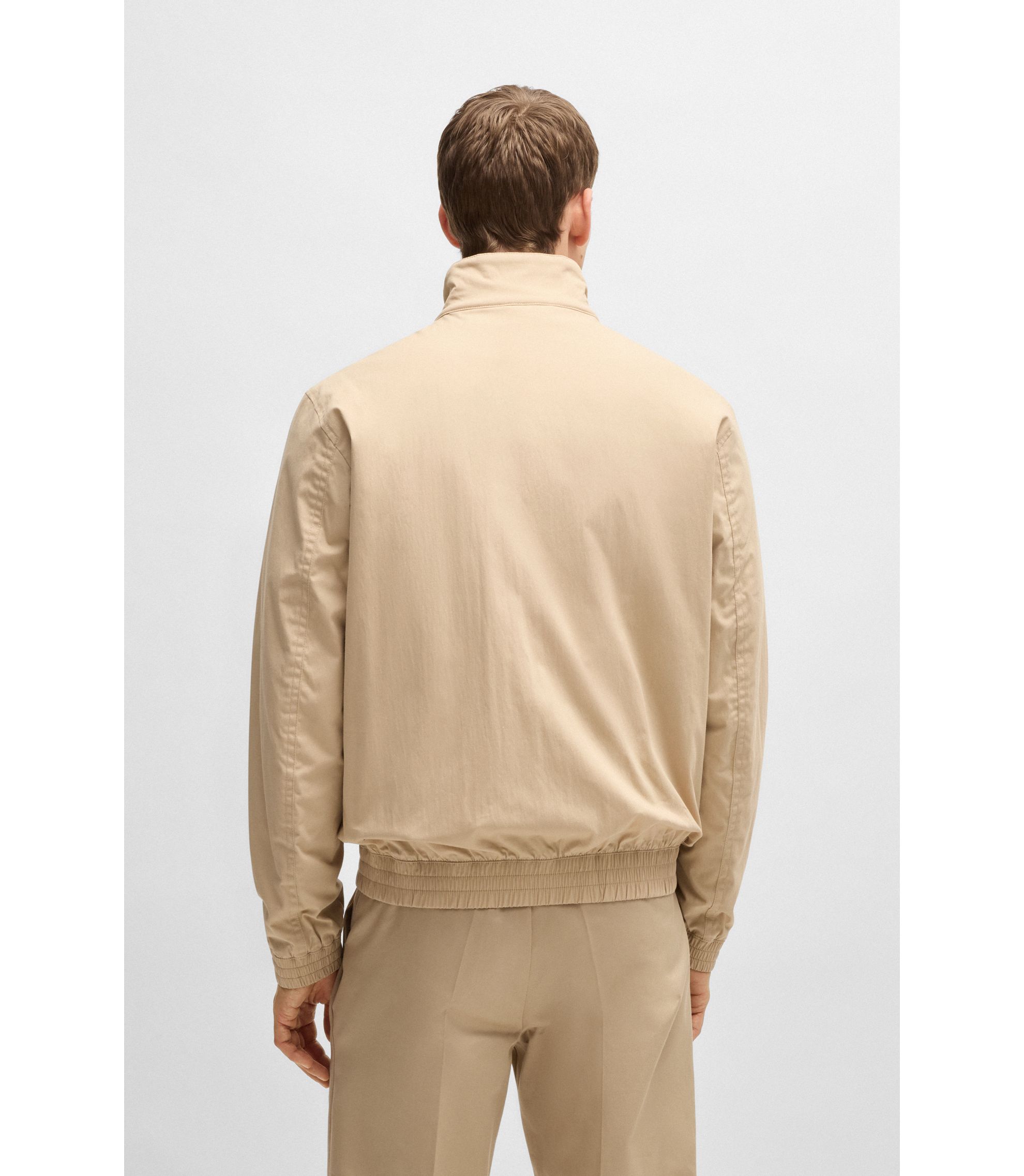 hbna50531233_275_360?wid=1980&