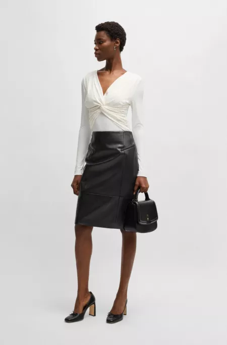 Pencil skirt in lustrous leather