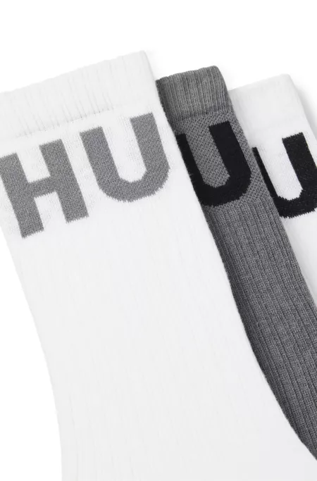 Three-pack of logo socks in a short length