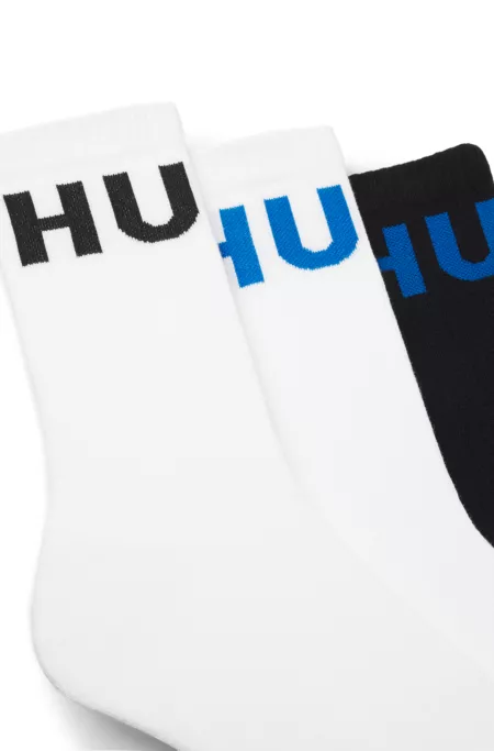 Three-pack of logo socks in a short length