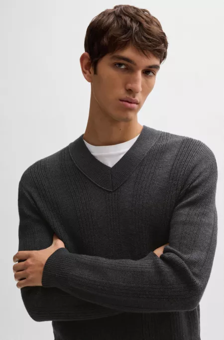 Mixed-structure V-neck sweater in wool
