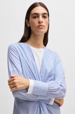 Chemisier Slim en coton avec rayures et devant torsad&eacute;, Bleu