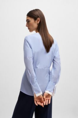 Chemisier Slim en coton avec rayures et devant torsad&eacute;, Bleu