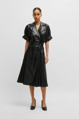 Vestido relaxed fit estilo gabardina de piel sint&eacute;tica, Negro