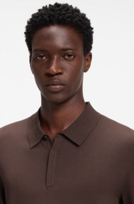 Polo slim fit de punto con logo en la espalda, Marr&oacute;n