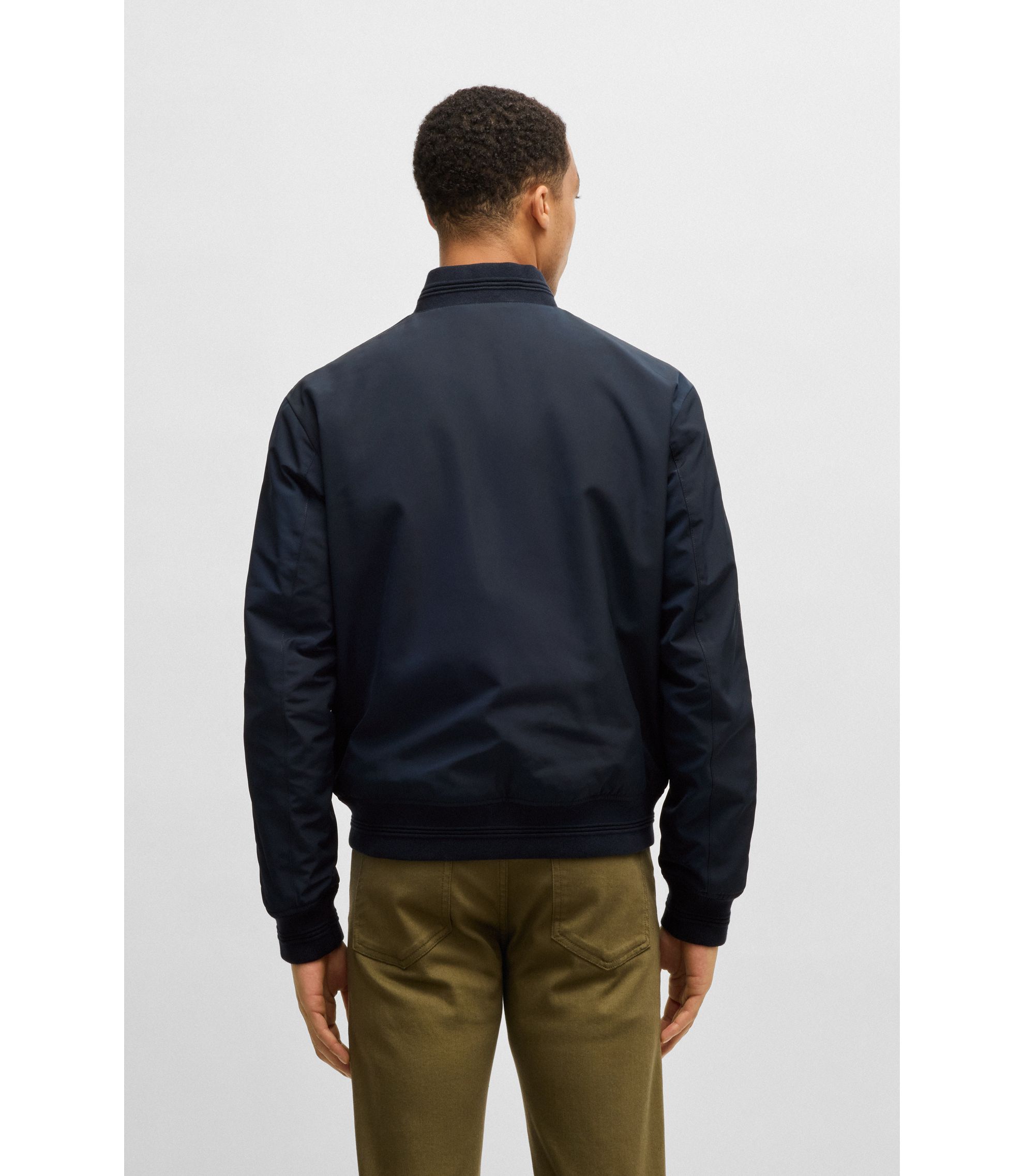 hbna50532471_404_360?wid=1980&