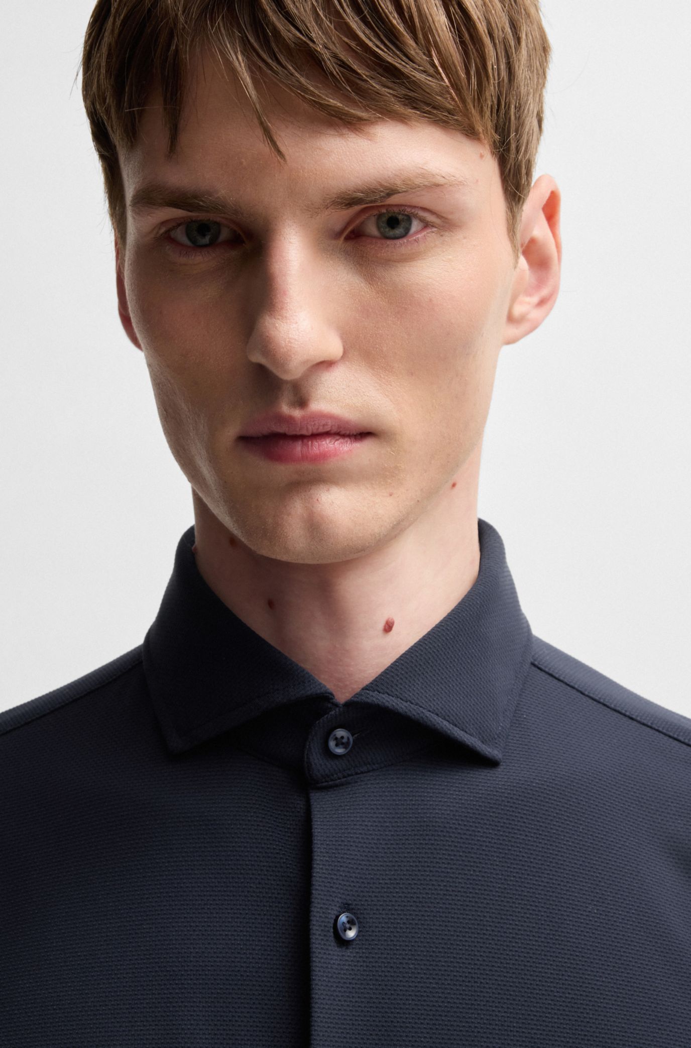BOOSです BOSS - Slim-fit shirt in structured performance-stretch