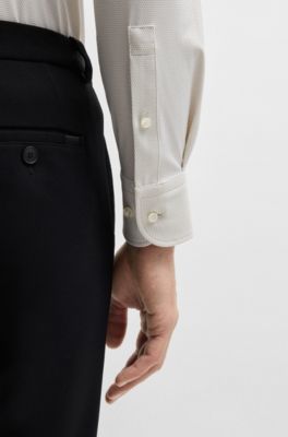 Camisa slim fit en punto t&eacute;cnico el&aacute;stico con microestructura, Beige claro