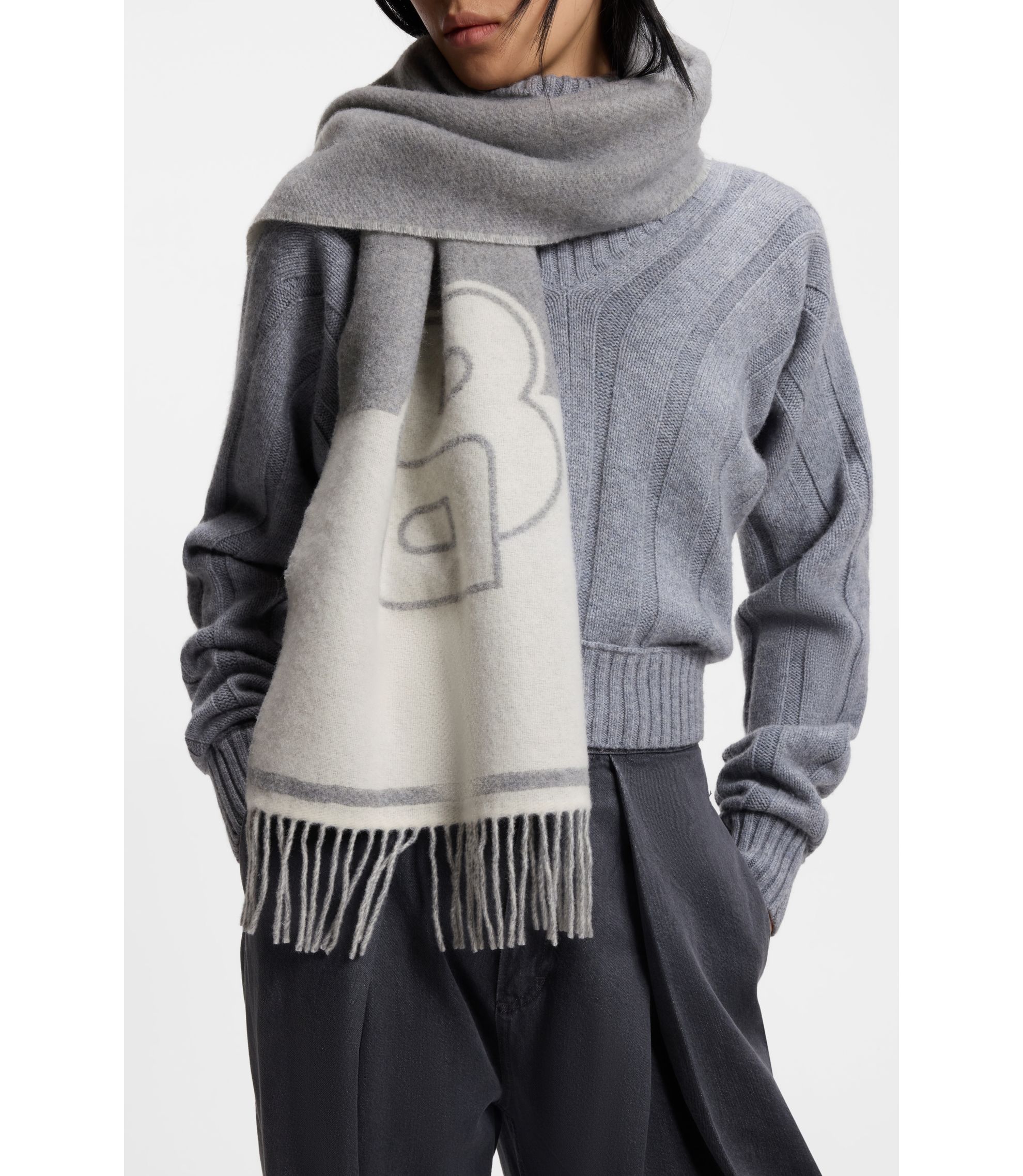 hbna50533865_031_340?wid=1980&