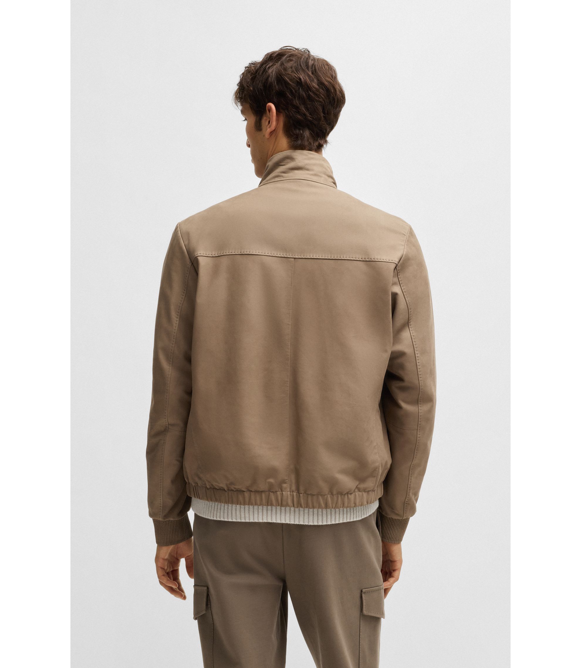 hbna50534080_376_360?wid=1980&