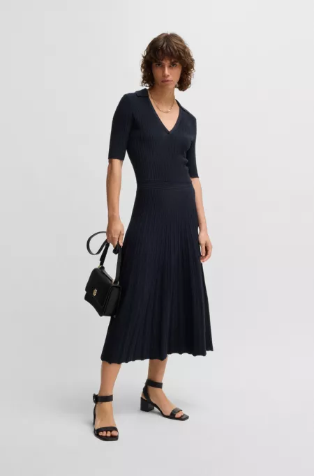 V-neck dress with ribbed structure