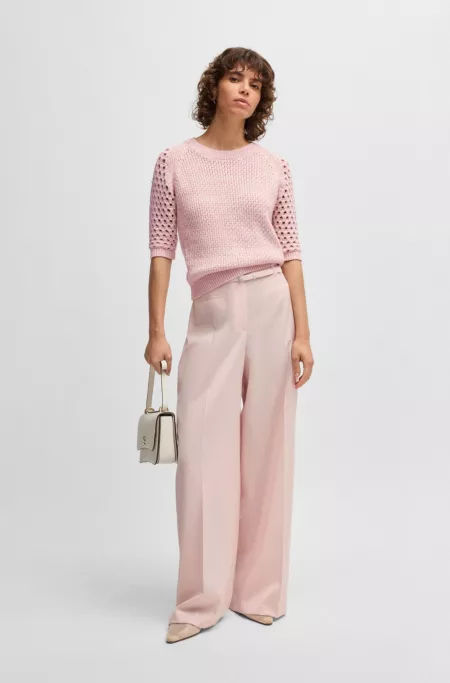 Sweater with mixed knits