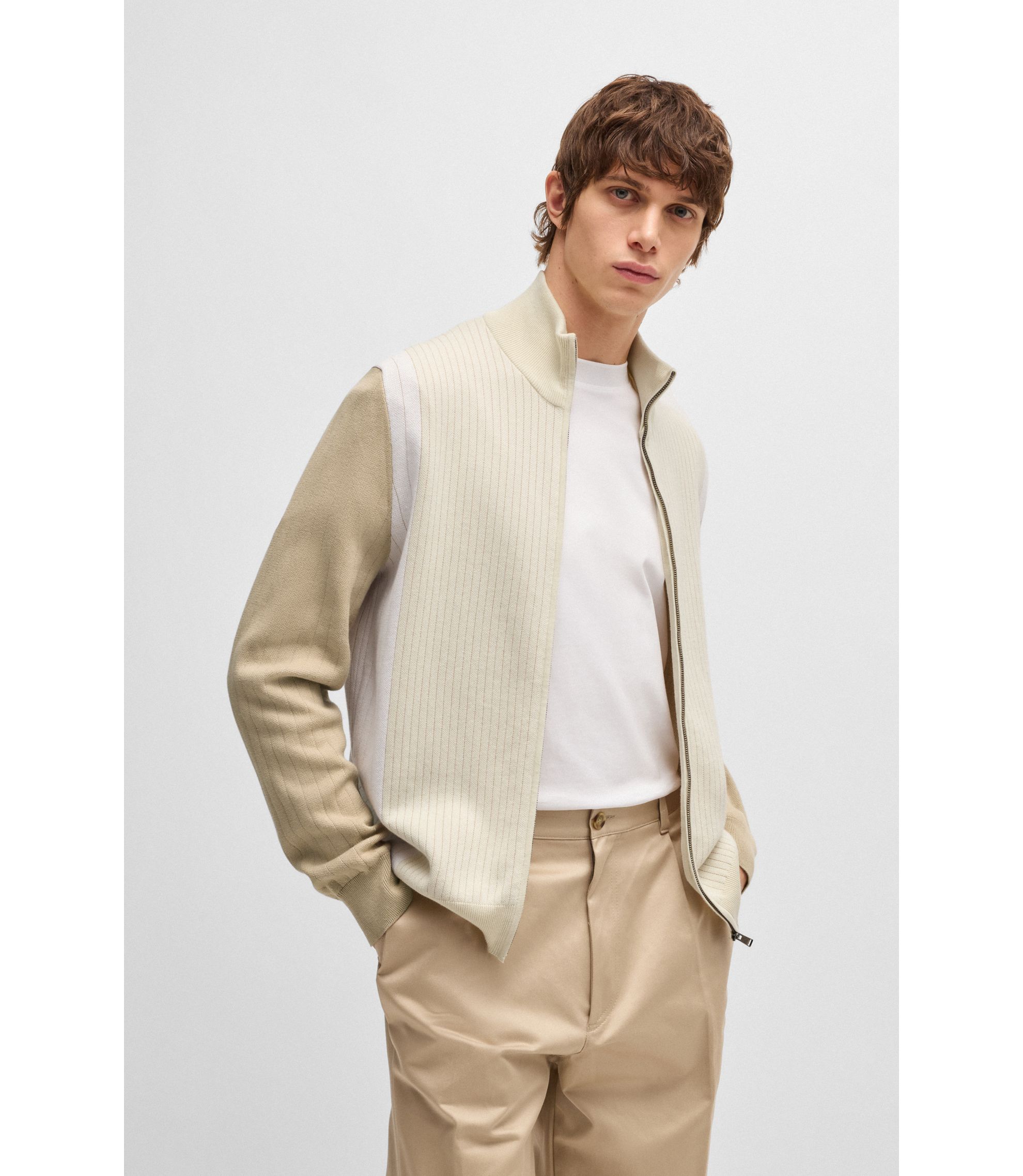 hbna50534403_131_350?wid=1980&