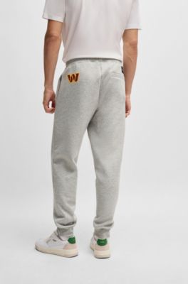 Pantalones de ch&aacute;ndal BOSS x NFL con cinta y detalles especiales de la marca, Commanders