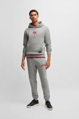 Sudadera BOSS x NFL en interlock con capucha y detalle especial de la marca, Bucs