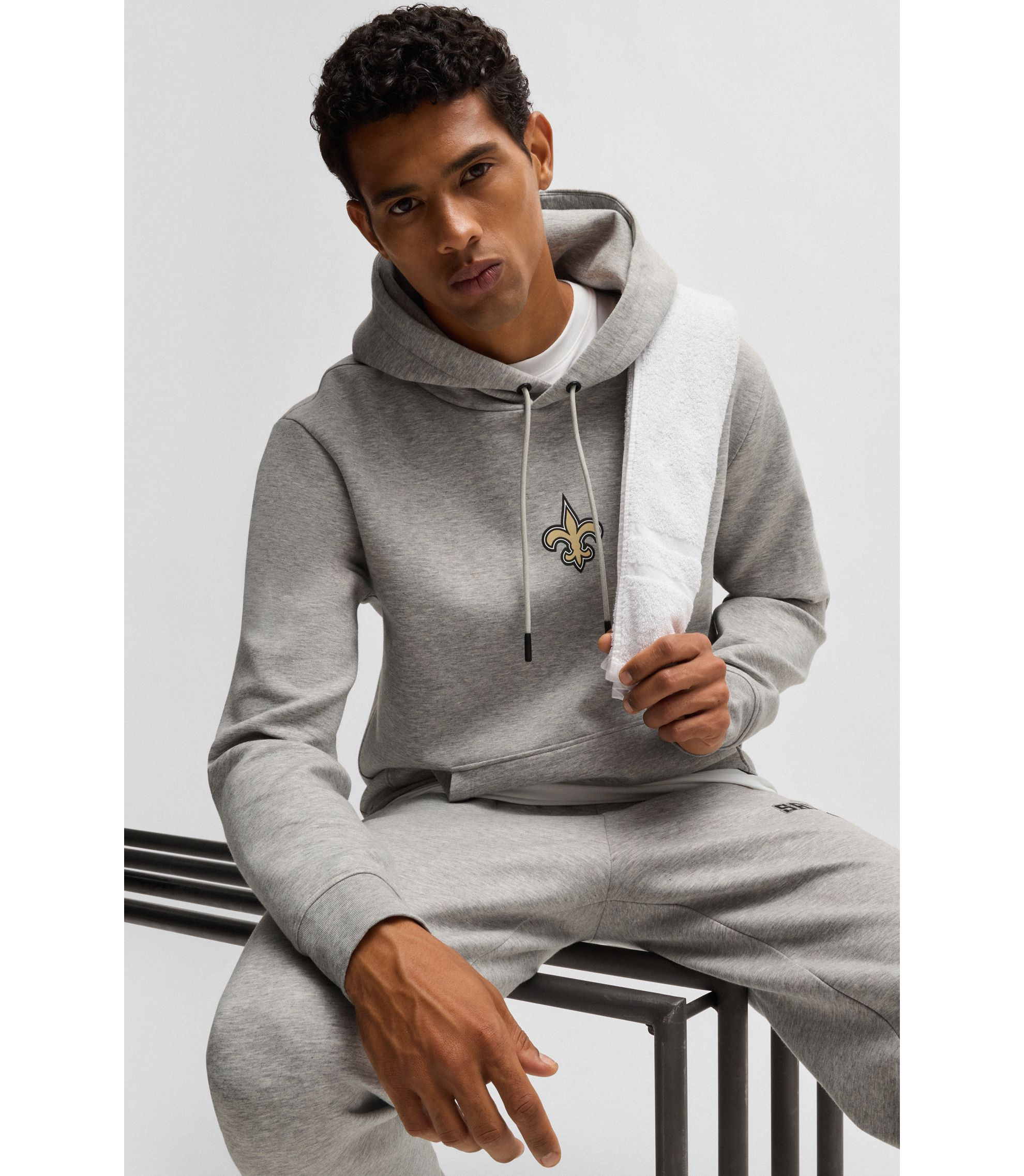 hbna50534560_058_340?wid=1980&