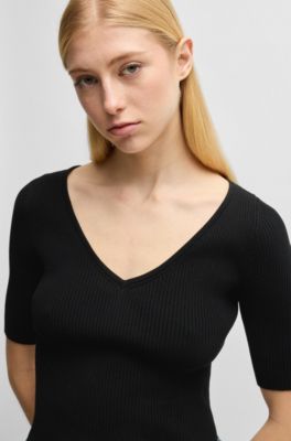 Knitted sweater with V neckline in slim fit, Black