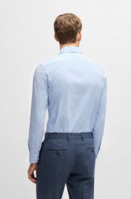 Camisa slim fit de tejido el&aacute;stico t&eacute;cnico a rayas, Celeste