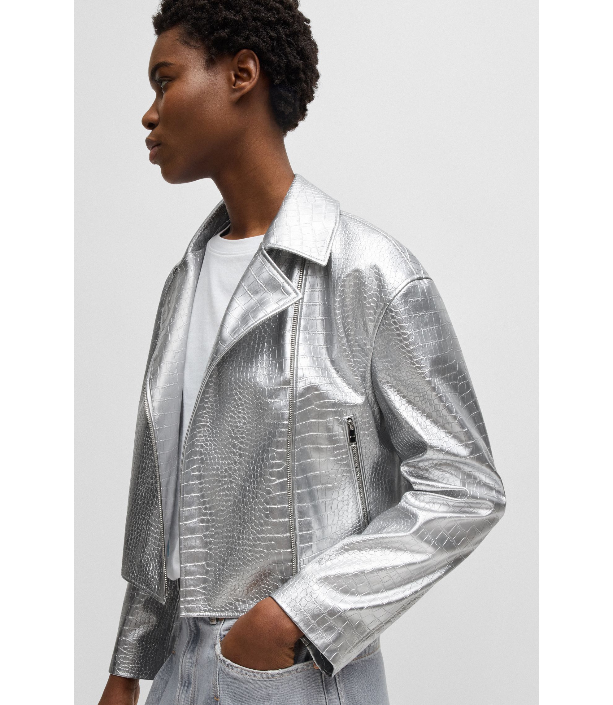 hbna50535617_046_341?wid=1980&