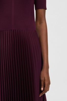 Vestido de mezcla de materiales con falda plisada, P&uacute;rpura oscuro