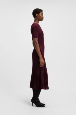 Vestido de mezcla de materiales con falda plisada, P&uacute;rpura oscuro