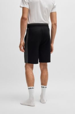Shorts with contrast piping, Black