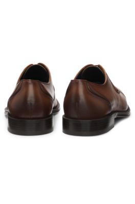 Cap-toe Derby shoes leather