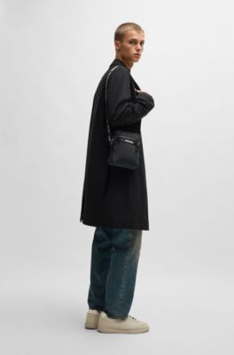 Reporter bag with branded adjustable strap and zip closure, Black