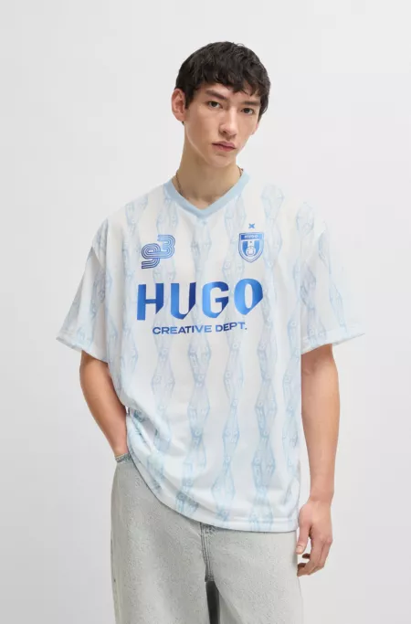 Oversize-fit T-shirt with football-inspired artwork