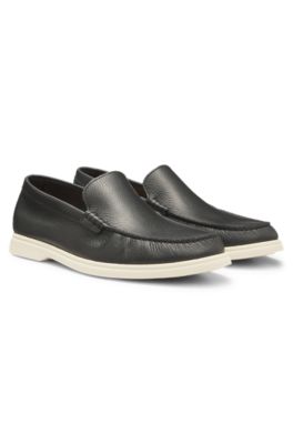 Logo-detail moccasins in tumbled leather, Black