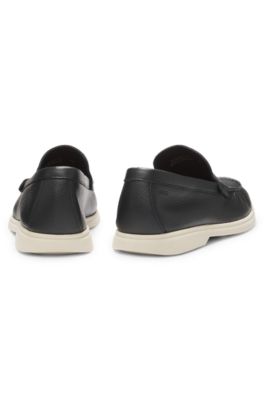 Mocasines de piel abatanada con detalle de logo, Negro