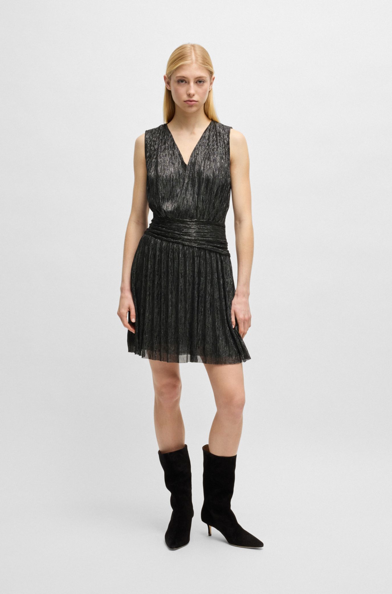 Hugo Boss■Plisse dress■レギュラーフィット BOSS - Plissé pleat wrap-front dress with ruffle hem - Black
