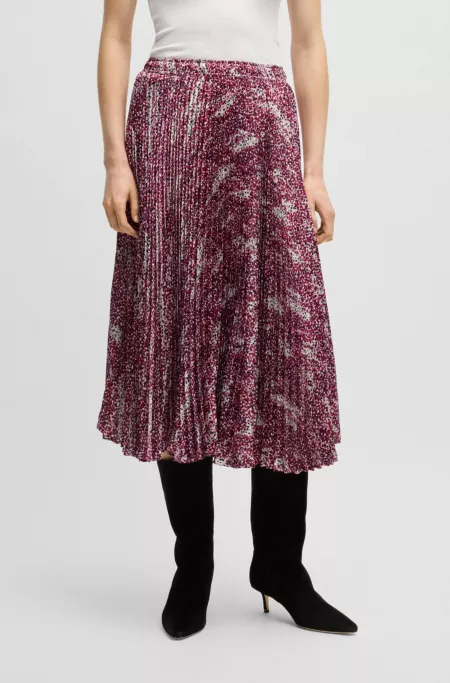 Midi-length skirt in printed plissé satin
