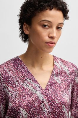 Regular-fit blouse with V neckline in printed satin, Pink