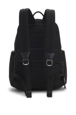 Mochila con varios bolsillos y apliques de piel, Negro