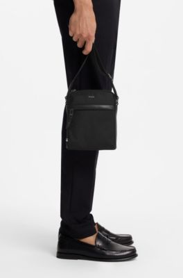 Bolso mensajero con apliques de piel, Negro