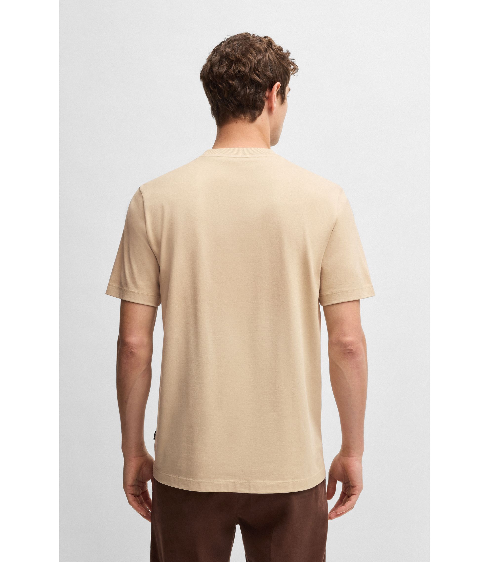 hbna50536796_275_360?wid=1980&