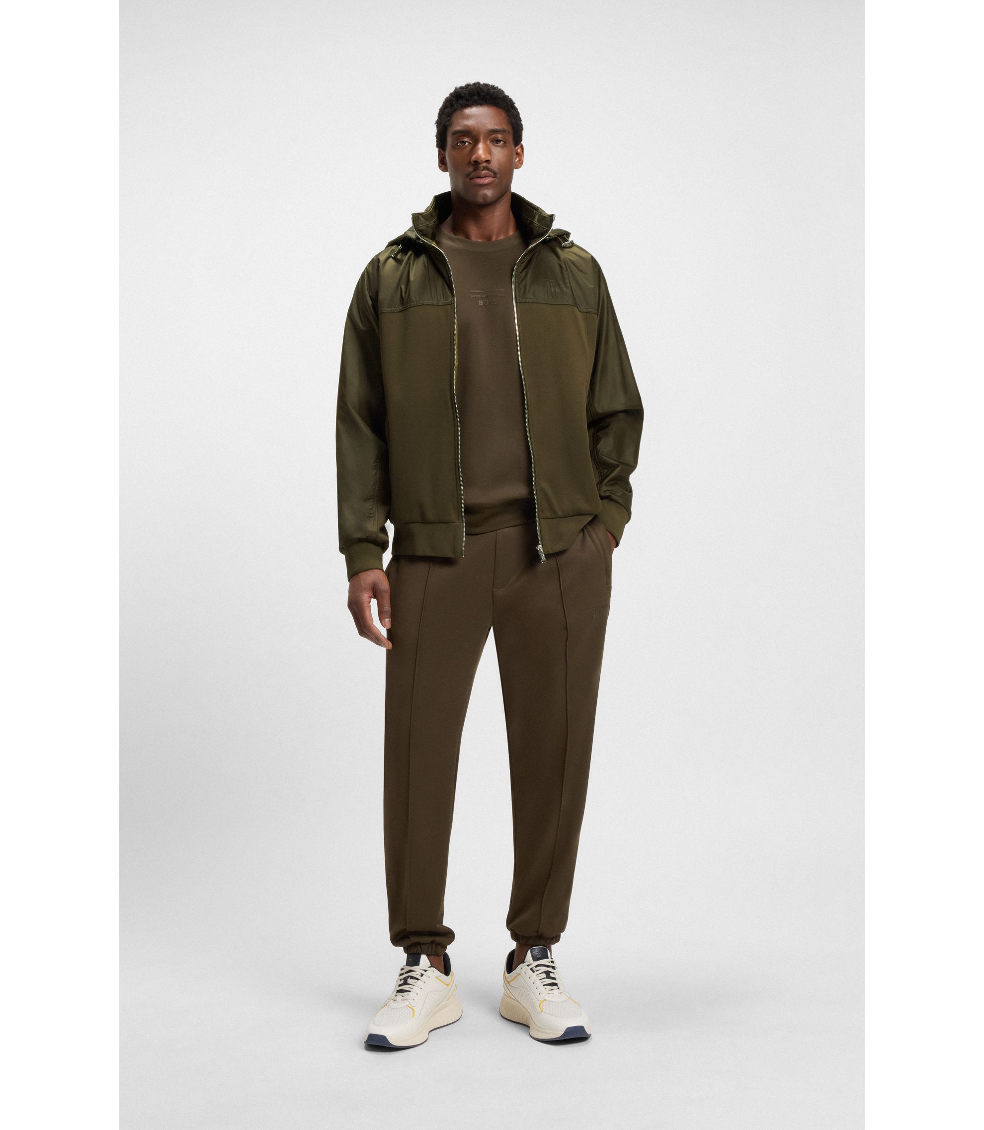 hbna50537366_302_300?wid=1980&