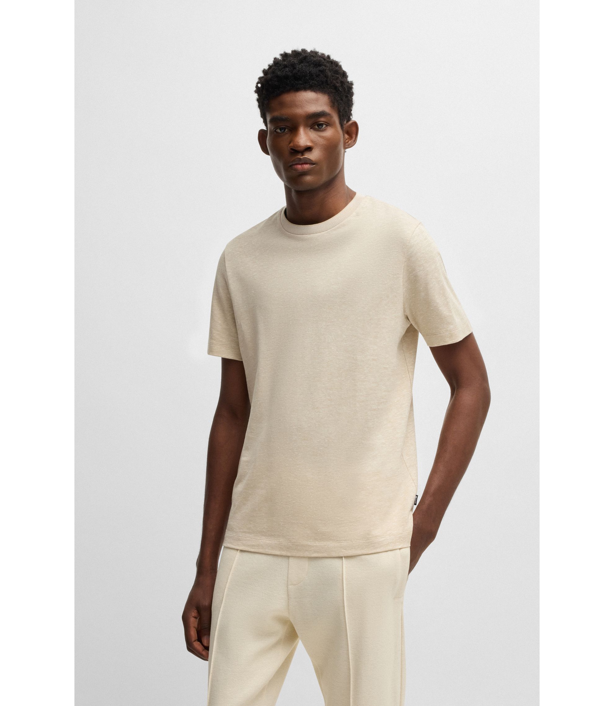 hbna50537488_275_350?wid=1980&