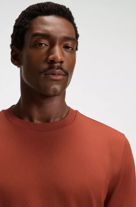 Regular-fit T-shirt in seersucker fabric