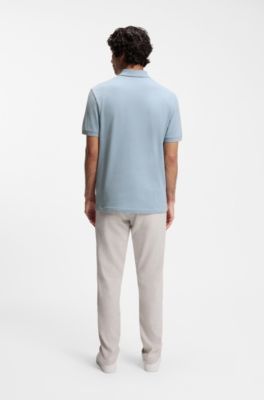 Polo slim fit de algod&oacute;n el&aacute;stico con parche de logo, Celeste