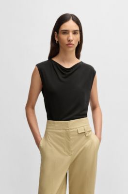 Sleeveless T-shirt with ribbed front