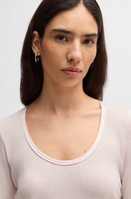 Camiseta con escote redondeado en tejido el&aacute;stico acanalado, Rosa claro