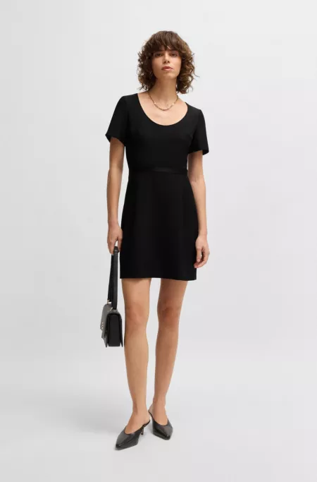 Slim-fit dress with ribbon detail
