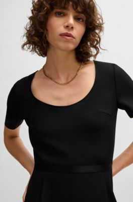 Vestido slim fit con detalle de cinta, Negro