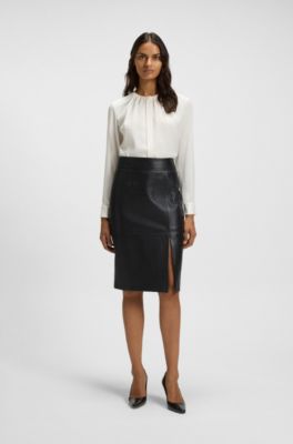 Blusa sin cuello regular fit en seda con el&aacute;stico, Blanco