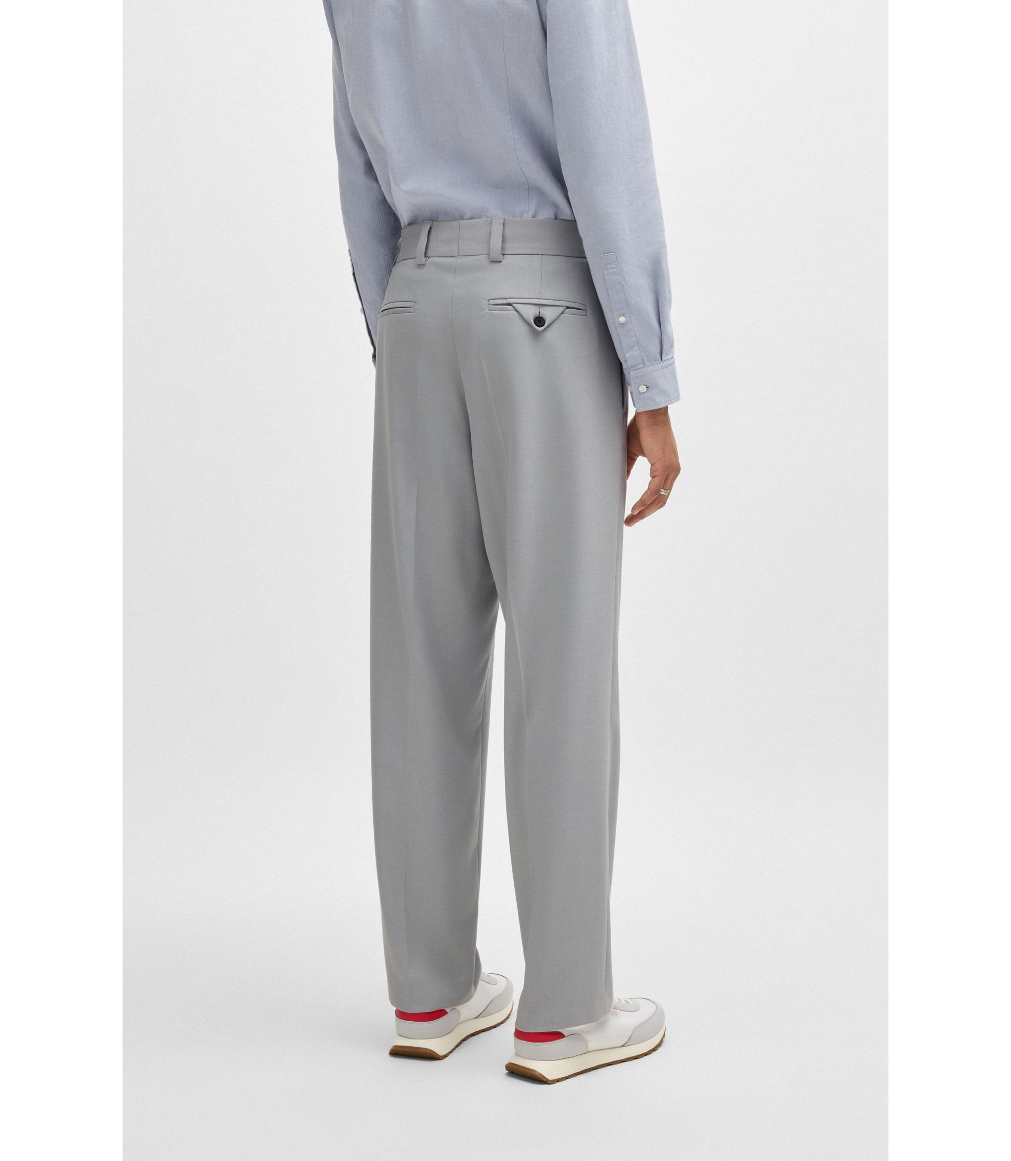 hbna50538671_050_360?wid=1980&